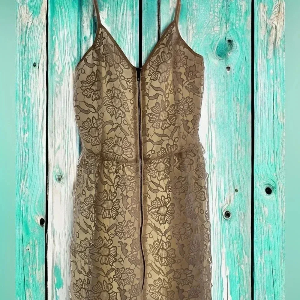 Chic Creme Front Zip Dress - Size Small (B10) - Picture 4 of 7